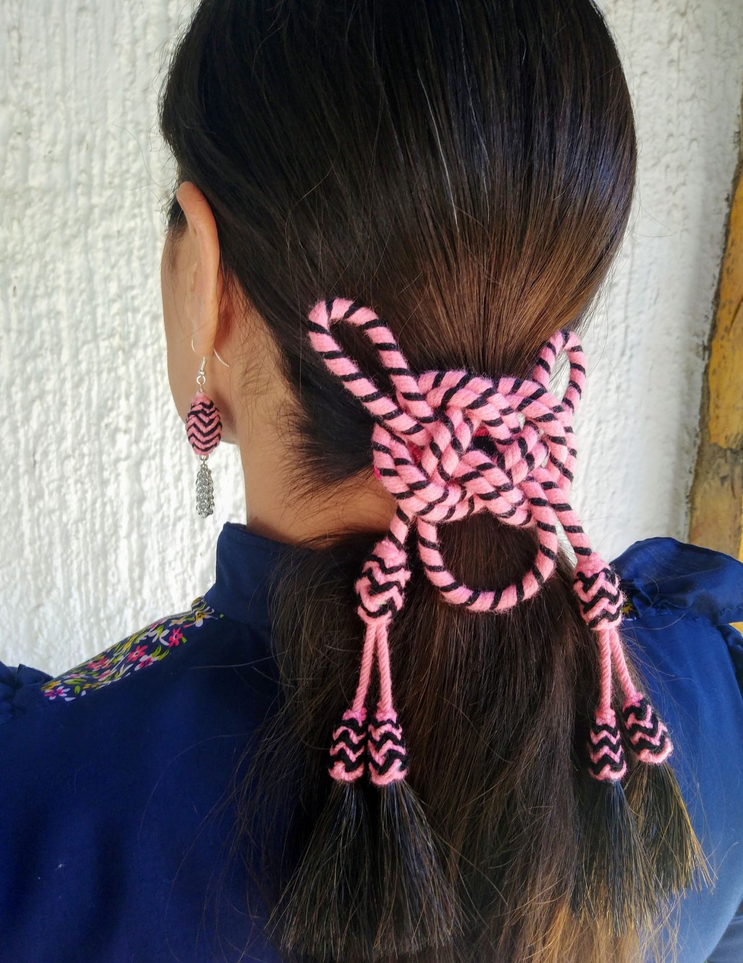 JUEGO DE MOÑO, ARETES Y PULSERA